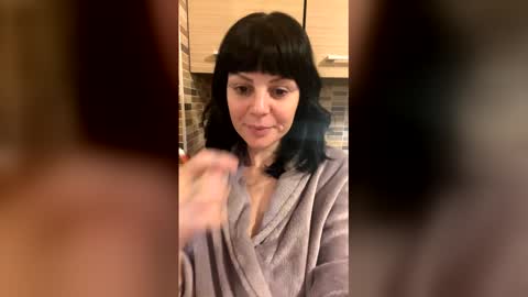 Snapshot of ariadna89 chatting on 13, 12, 2025 Adriana online show from 13, 12, 2025