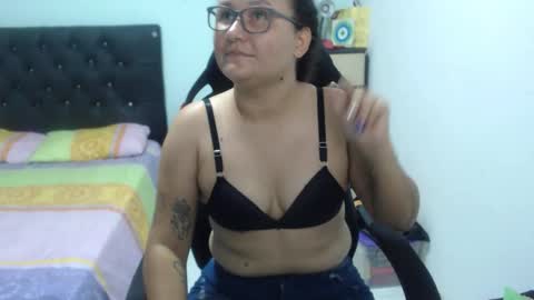 Snapshot of ariadna_6 chatting on 18, 10, 2025 ...Ariana... online show from 18, 10, 2025