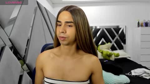 Snapshot of ariadna_dudamel chatting on 28, 11, 2025 ariadna_dudamel online show from 28, 11, 2025