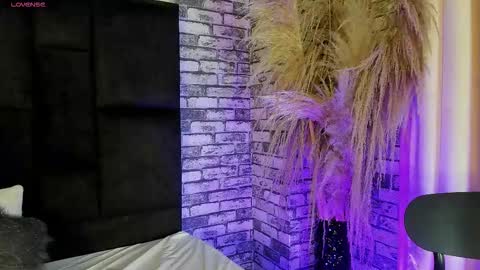 -  -. .- Ariadna -. .-  - online show from 8, 1, 2026