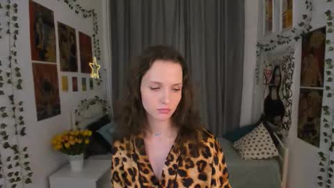 Snapshot of ariadna_s chatting on 17, 12, 2025 Ariadna online show from 17, 12, 2025