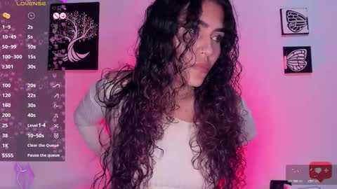 Snapshot of ariadna_tr chatting on 26, 11, 2025 Ari online show from 26, 11, 2025