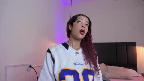 Snapshot of ariadnaaa_ chatting on 9, 11, 2025 Ariadna online show from 9, 11, 2025