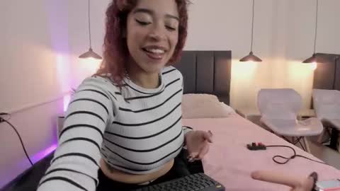 Snapshot of ariadnaaa_ chatting on 16, 11, 2025 Ariadna online show from 16, 11, 2025