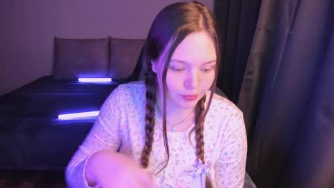 Snapshot of arialane_ chatting on 22, 9, 2025 Aria online show from 22, 9, 2025