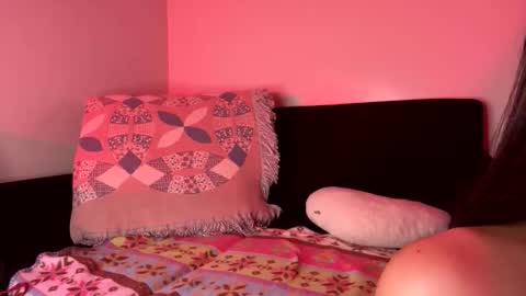Snapshot of ariamariz chatting on 7, 10, 2025 Aria Mariz online show from 7, 10, 2025