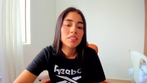 Snapshot of ariamontgomeryyy chatting on 28, 4, 2026 Aria Montgomery online show from 28, 4, 2026