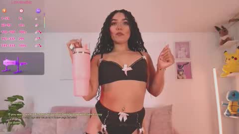 Snapshot of ariana_bae_ chatting on 23, 10, 2025 online show from 23, 10, 2025