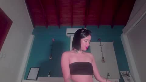 ariana_whitee online show from 23, 11, 2025