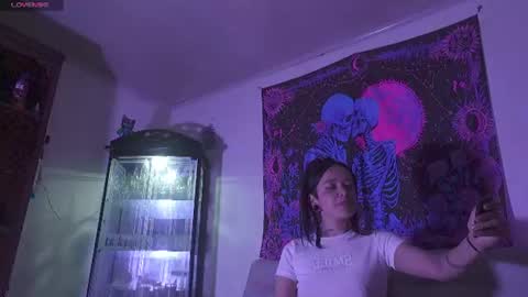 Snapshot of ariana_whitee chatting on 4, 8, 2026 ariana_whitee online show from 4, 8, 2026