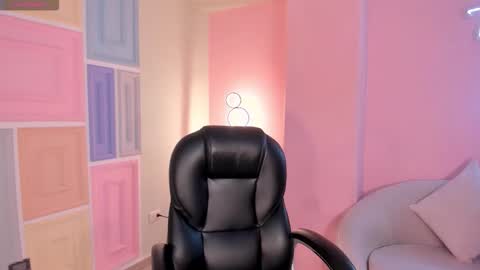 Ariana Dumont online show from 10, 9, 2025