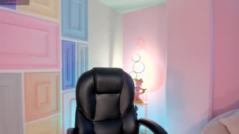 Ariana Dumont online show from 13, 9, 2025