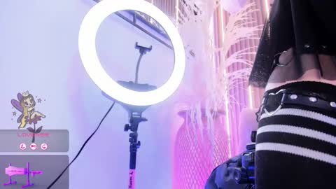 Snapshot of arianasantana chatting on 17, 11, 2025 Ari online show from 17, 11, 2025