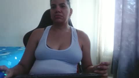 Snapshot of ariannaloovel chatting on 9, 10, 2025 ariannaloovel online show from 9, 10, 2025