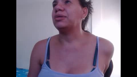 Snapshot of ariannaloovel chatting on 15, 11, 2025 ariannaloovel online show from 15, 11, 2025