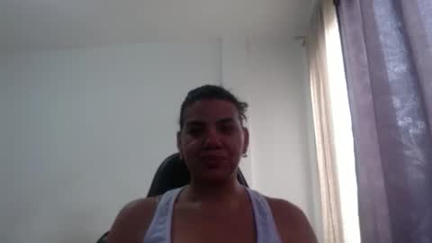 Snapshot of ariannaloovel chatting on 27, 11, 2025 ariannaloovel online show from 27, 11, 2025