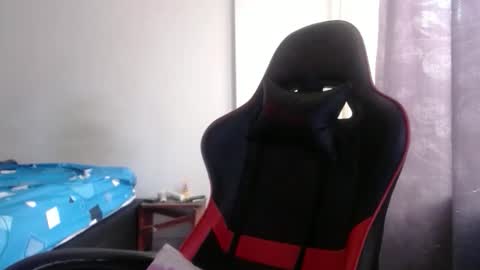 Snapshot of ariannaloovel chatting on 19, 12, 2025 ariannaloovel online show from 19, 12, 2025