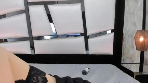 ariannarussell1 online show from 10, 3, 2025