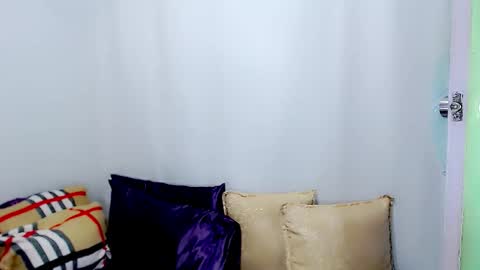 Snapshot of arianne_xoxo777 chatting on 2, 10, 2025 ARIANNE CUMS online show from 2, 10, 2025