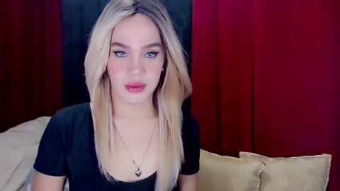 Snapshot of arianne_xoxo777 chatting on 11, 10, 2025 ARIANNE CUMS online show from 11, 10, 2025