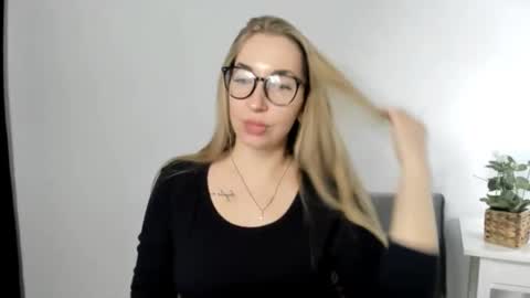 Snapshot of ariaswan chatting on 2, 3, 2026 Aria online show from 2, 3, 2026