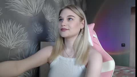 Snapshot of ariavelvets chatting on 15, 5, 2026 ariavelvets online show from 15, 5, 2026