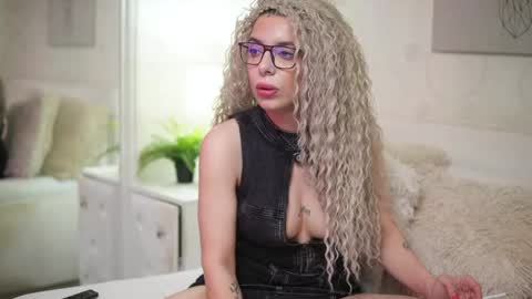 Snapshot of ariayasmin chatting on 14, 4, 2026 Aria online show from 14, 4, 2026