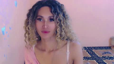 Snapshot of ariba_aribats chatting on 23, 12, 2024 VAL online show from 23, 12, 2024