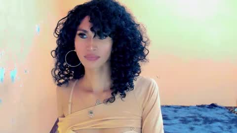 Snapshot of ariba_aribats chatting on 6, 1, 2025 VAL online show from 6, 1, 2025