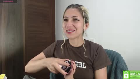 Snapshot of aribunnie chatting on 5, 5, 2026 Ari Bunnie online show from 5, 5, 2026