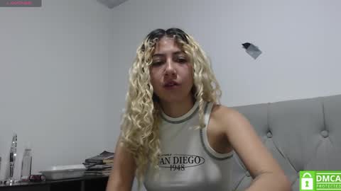 Snapshot of aribunnie chatting on 26, 5, 2026 Ari Bunnie online show from 26, 5, 2026