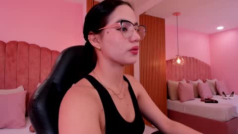 Snapshot of ariel_jonnes chatting on 10, 9, 2025 Ariel online show from 10, 9, 2025