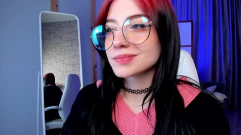 Snapshot of arielabradberry chatting on 4, 1, 2025 Ariel online show from 4, 1, 2025