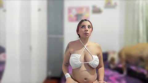 Snapshot of ariell_rose1 chatting on 24, 2, 2025 Stephany online show from 24, 2, 2025