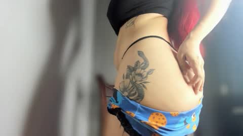 Snapshot of ariell_rose1 chatting on 27, 9, 2025 Stephany online show from 27, 9, 2025