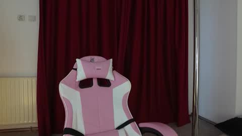 Snapshot of ariell_sweety chatting on 1, 10, 2025 Ariel online show from 1, 10, 2025
