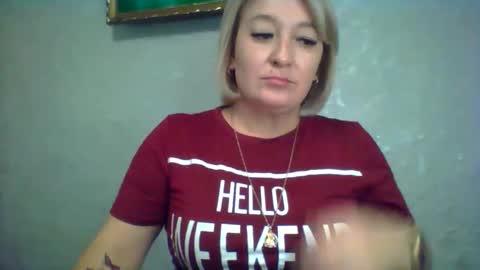 Snapshot of arielxloveresss chatting on 19, 10, 2025 ArielXLoveresss online show from 19, 10, 2025