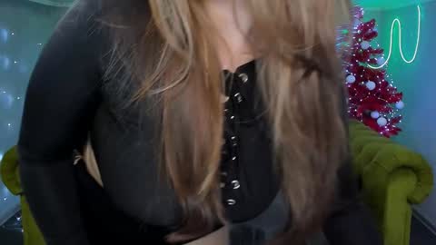 Snapshot of arigraynor chatting on 8, 12, 2024 Ari online show from 8, 12, 2024