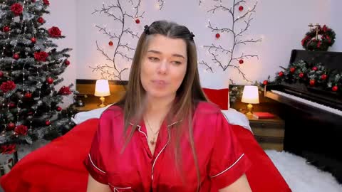 Snapshot of arigraynor chatting on 13, 12, 2024 Ari online show from 13, 12, 2024