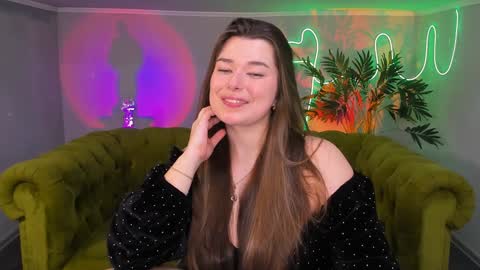 Snapshot of arigraynor chatting on 2, 2, 2025 Ari online show from 2, 2, 2025