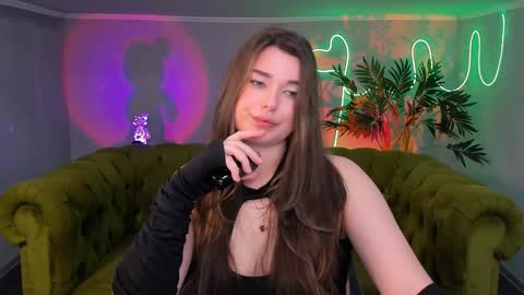 Snapshot of arigraynor chatting on 6, 2, 2025 Ari online show from 6, 2, 2025