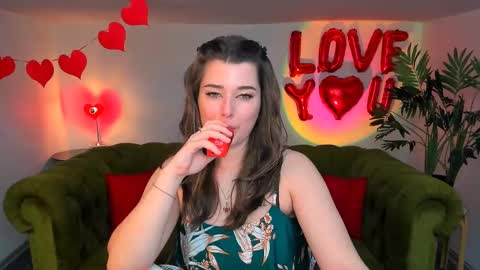 Snapshot of arigraynor chatting on 7, 3, 2025 Ari online show from 7, 3, 2025