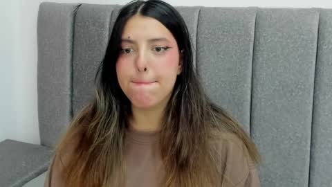 Snapshot of arihanna_london chatting on 10, 4, 2026 arihanna_london online show from 10, 4, 2026