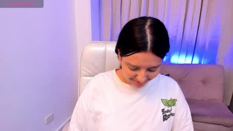 Snapshot of arihanna_london chatting on 26, 5, 2026 arihanna_london online show from 26, 5, 2026