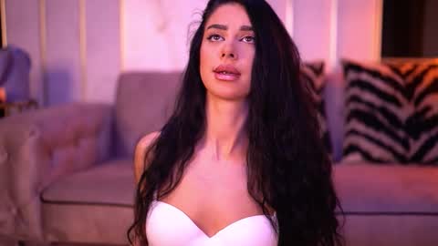 Snapshot of arinarhodes chatting on 27, 10, 2025 Arina online show from 27, 10, 2025