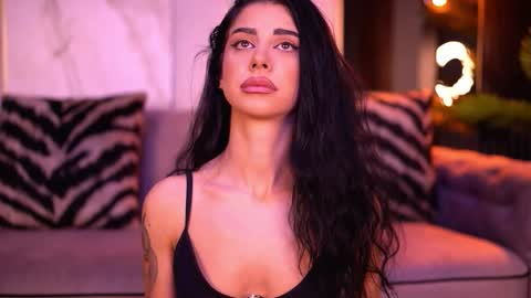 Snapshot of arinarhodes chatting on 28, 10, 2025 Arina online show from 28, 10, 2025