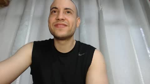 Snapshot of armando_2002 chatting on 2, 11, 2025 ARMANDO online show from 2, 11, 2025