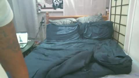 armstrong1718 online show from 3, 12, 2024