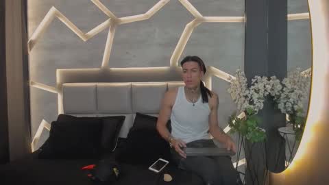 Snapshot of arohomlester chatting on 10, 11, 2025 Arohom Lester online show from 10, 11, 2025