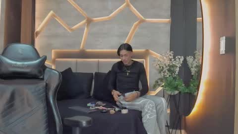 Snapshot of arohomlester chatting on 16, 11, 2025 Arohom Lester online show from 16, 11, 2025